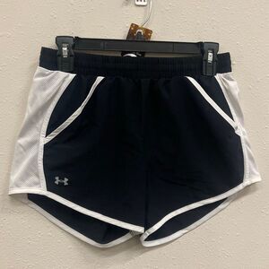 Under Armour loose Black and White Pocket Active Shorts with Liner XS #751